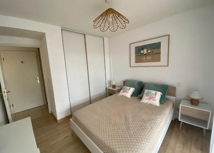 De Charme T3 Avec Petit Jardin Et Parking *